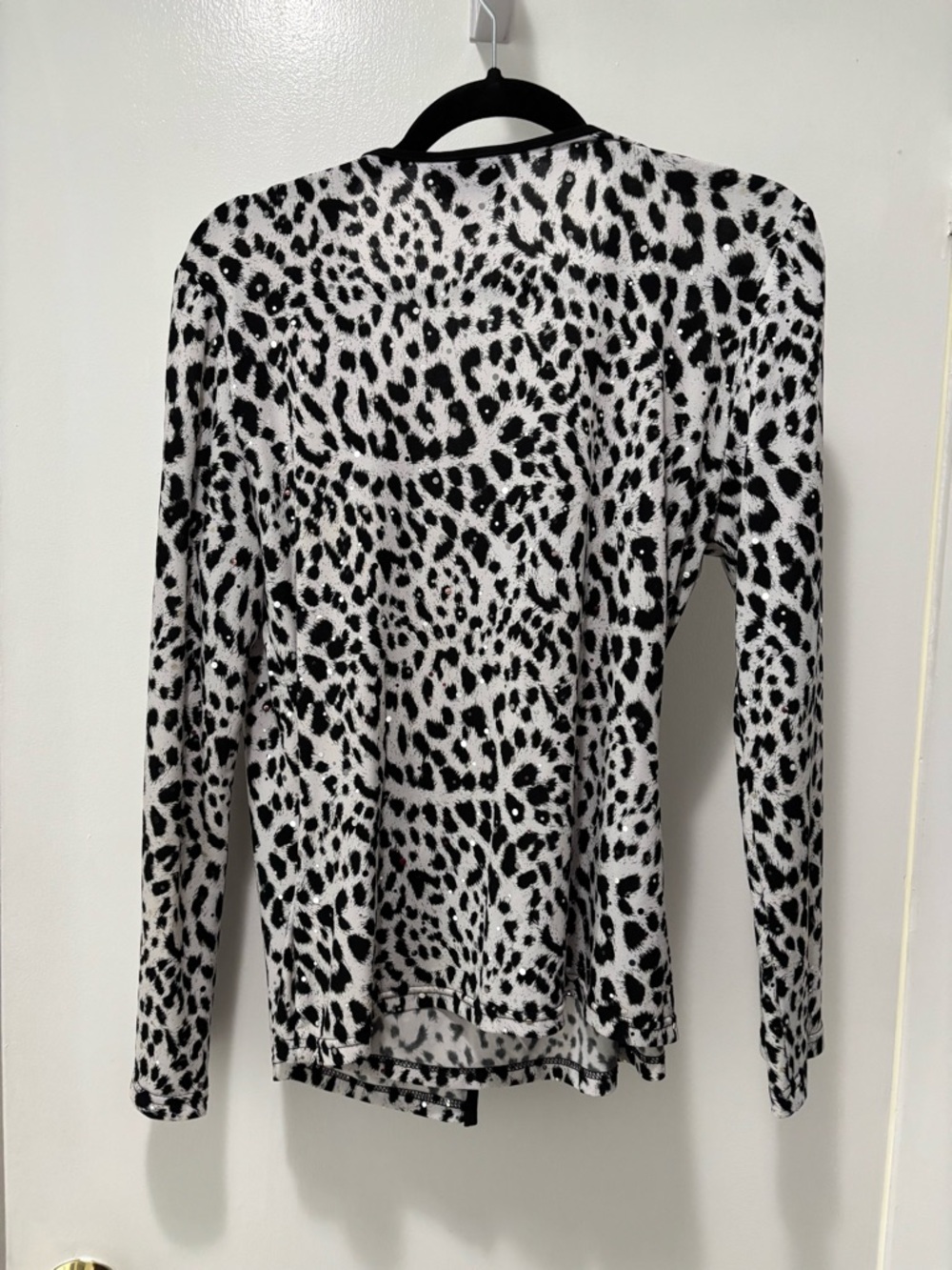 Joseph Ribkoff Black and White Leopard-Print Wrap Top Metallic Buckle Size 12 - Picture 4 of 8